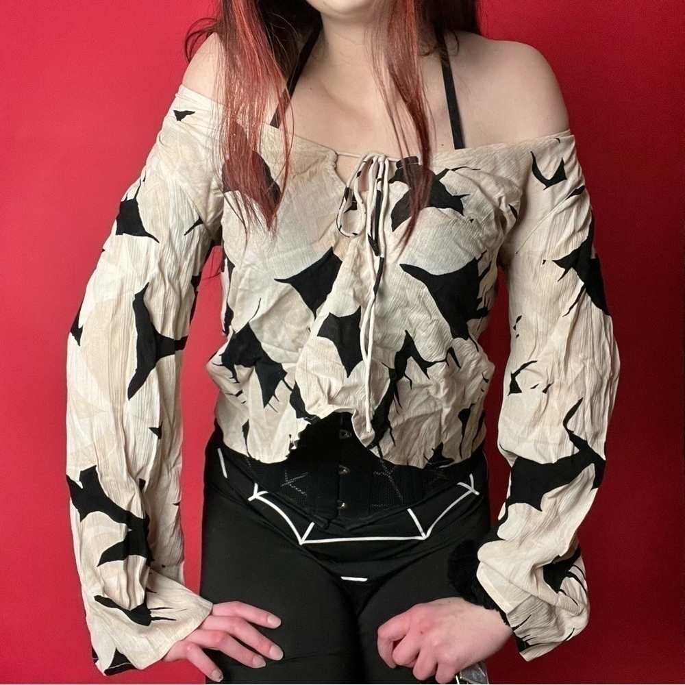 Black and cream loose fit abstract tie top 🤎🖤